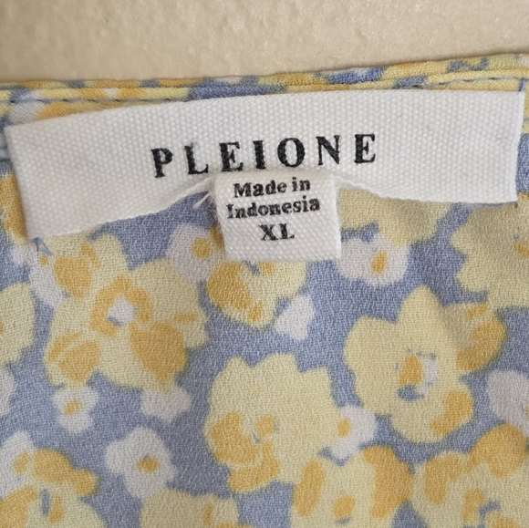 Pleione | Blue & Yellow Floral Twist Front Deep V-neck Tank Blouse Size XL - Picture 4 of 7